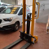 Sollevatore manuale - muletto a mano