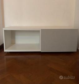 Mobile tv Ikea Besta con un cassetto, con ruote