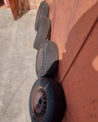 Gomme auto