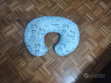 Cuscino allattamento con fantasia baby.
Chicco 