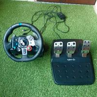 Volante Logitech G29  utilizzato con PS4