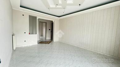 4 LOCALI A MELITO DI NAPOLI