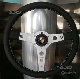 Volante MOMO PROTOTIPO con logo Porsche nuovo