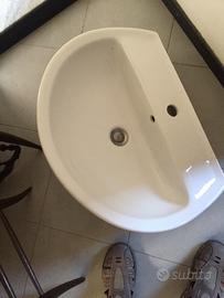 Lavabo da bagno in ceramica