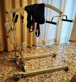 Sollevatore elettrico con motore e imbragatura