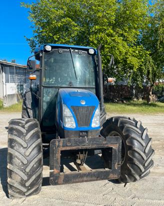 Trattore New Holland TN75D