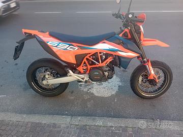 KTM SMC 690 R  2023 Come Nuova  2177 KM
