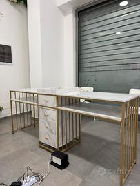 Tavolo/ postazione unghie