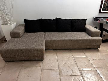 Divano con chaise longue