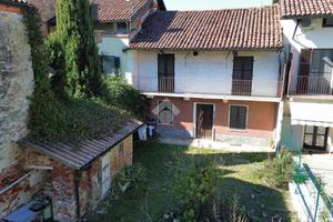 CASA SEMINDIPENDENTE A POIRINO