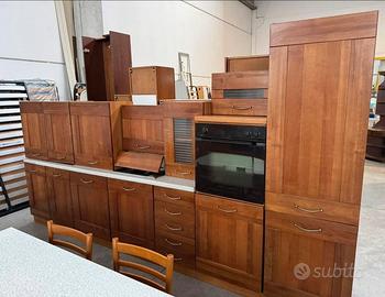 Cucina /Armadio /Divano