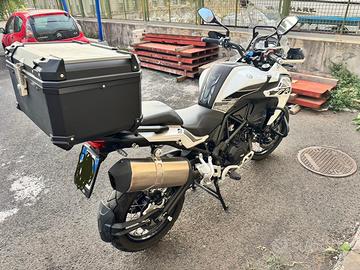 Benelli TRK 502 X 2022 – 7.900 km – Accessoriata