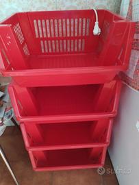 Contenitore in plastica rosso