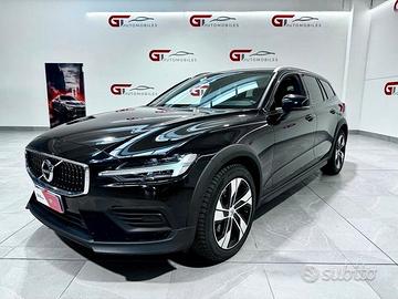Volvo V60 Cross Country B4 (d) AWD automatico Plus