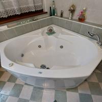 Vasca da bagno con idromassaggio