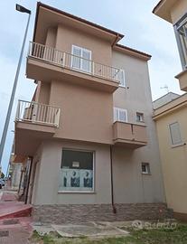 Intero immobile con Garage e scandinato Nuova Cost