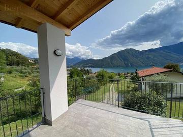 Attico / Mansarda di 130 m² con 5 locali a Tremezz