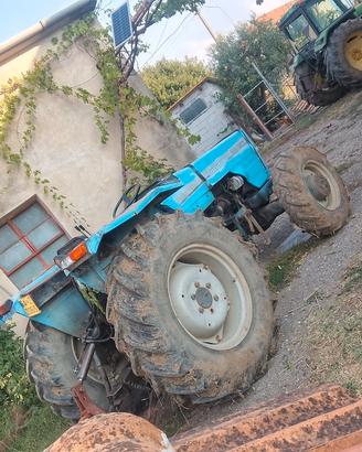 trattore agricolo 