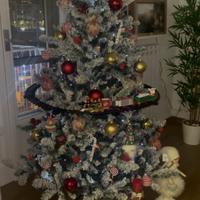 Albero di Natale con Decorazioni
