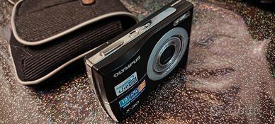 macchina fotografica digitale Olimpus X-30