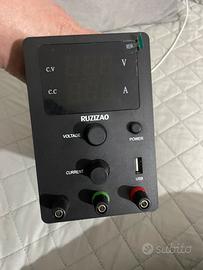 Alimentatore da banco MAI USATO