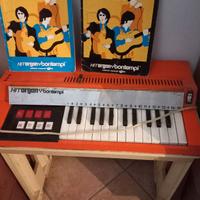 PIANOLA GIOCATTOLO ANNI 70