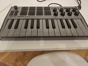 Akai Professional MPK Mini MIDI controller tastier