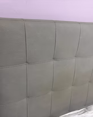 Letto matrimoniale in similpelle grigia