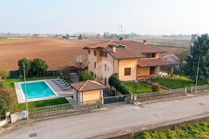 VILLA SINGOLA A CURTATONE