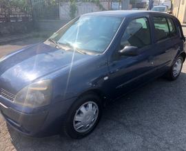 Renault clio 1200 neopatentati