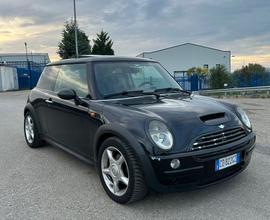 Mini Cooper R50 2004