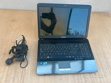PC Laptop Computer Portatile Samsung NP-R540