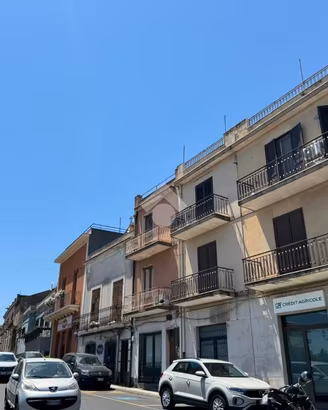 3 LOCALI A SANTA VENERINA