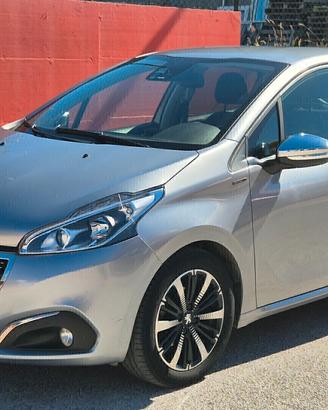Peugeot - 208 - 1.5 BlueHDi pochi KM neopatentati