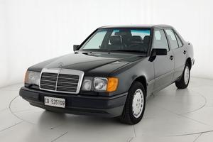 Mercedes-Benz Serie 200-320 300 E 4 Matic sol...