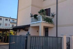 Trilocale con giardino, garage e fotovoltaico - Re