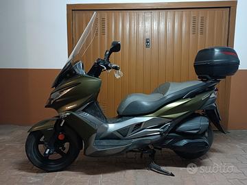 Kawasaki J300 - 2019