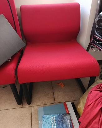 poltroncina da ufficio e sala d'attesa