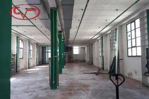Immobile di 1500 m² con 2 locali a Montevarchi