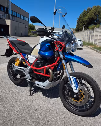 Moto Guzzi V85 TT 2023, blu,  in garanzia, 9250km