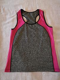 2 magliette tecniche e shorts da donna