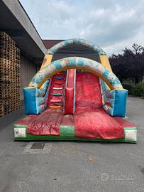 Scivolo gonfiabile da esterno