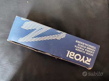 Chiusura porta a molla 