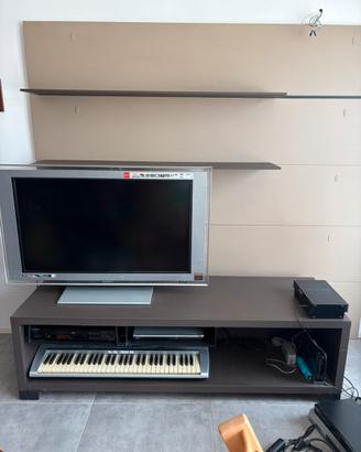 Mobile tv realizzato da Casa Amica Genesin