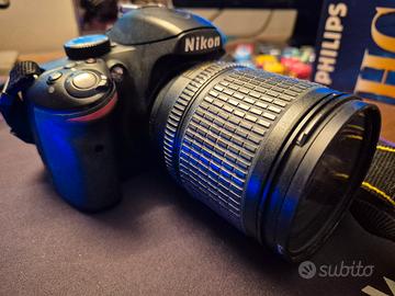 macchina fotografica D3200 + obiettivo 18 - 135 mm