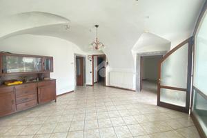 2 LOCALI A SALE MARASINO