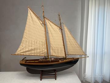 modellino barca in legno-lavorazione artigianale
