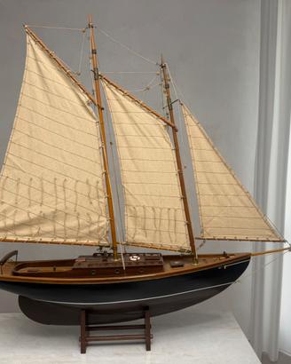 modellino barca in legno-lavorazione artigianale