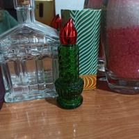 bottiglia a forma di tempio e bottiglia avon