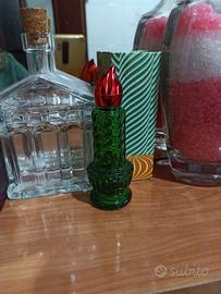 bottiglia a forma di tempio e bottiglia avon